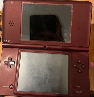 Nintendo DS XL Roja + Funda, Cargador, Lápiz y 2 J