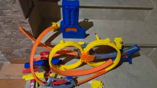 Pista Hot Wheels Megalooping