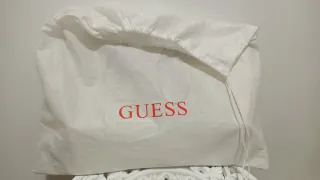 Bolso Guess Dorado y Blanco