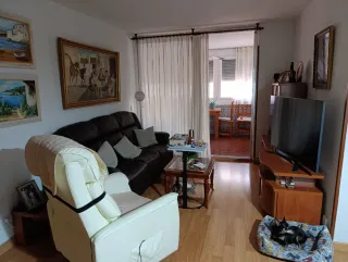 Habitación en alquiler para mujer.