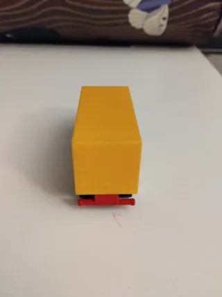 Camión de transporte a escala