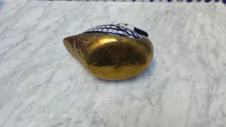 Pato Decorativo Cerámica y Metal Dorado