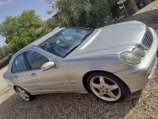 Mercedes-Benz Clase C 2004