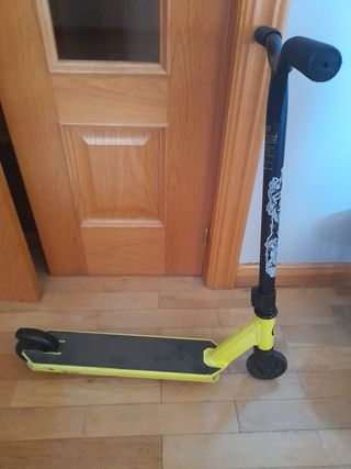 Patinete freestyle amarillo