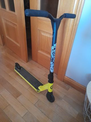 Patinete freestyle amarillo