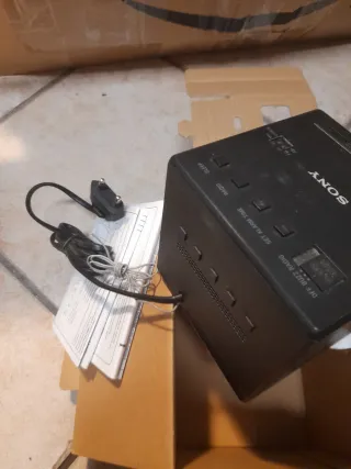 Radio despertador Sony negro