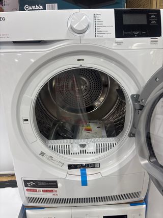 Secadora AEG 9kg Bomba de Calor