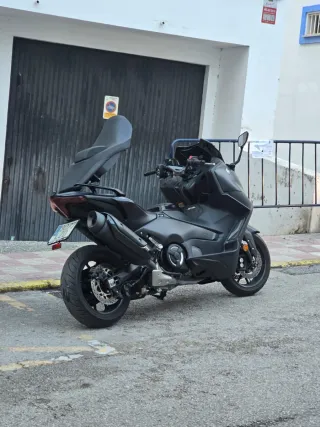 Yamaha TMAX 560
