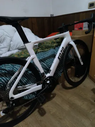 Bici da corsa bianca
