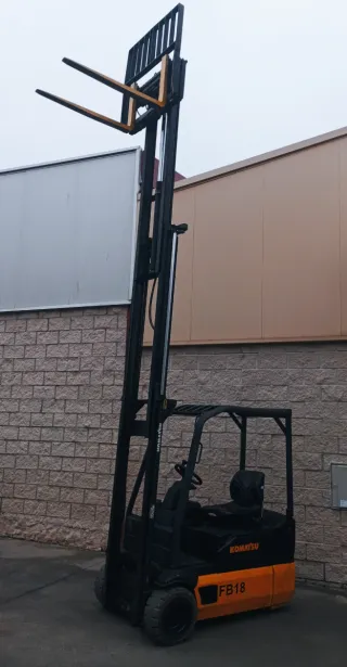 Carretilla elevadora eléctrica Komatsu FB18