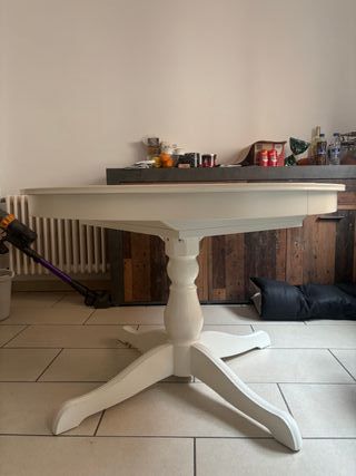 Mesa redonda extensible blanca