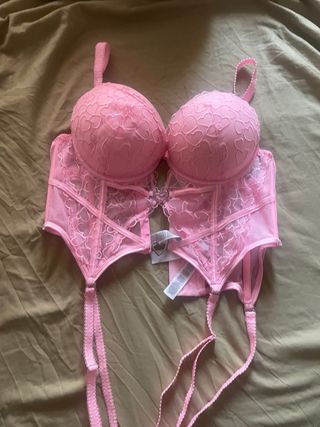 Conjunto lencería rosa con corazones