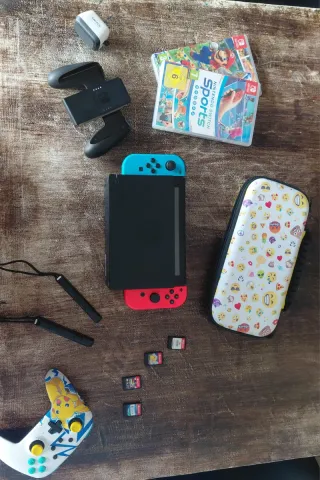 Nintendo Switch Azul y Rojo Poco Uso