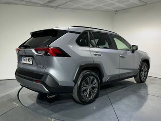 Toyota RAV4 220h Advance 4x4