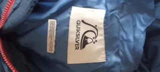 Chaquetón juvenil azul con cremallera roja