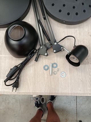 Lampada da terra con braccio snodabile