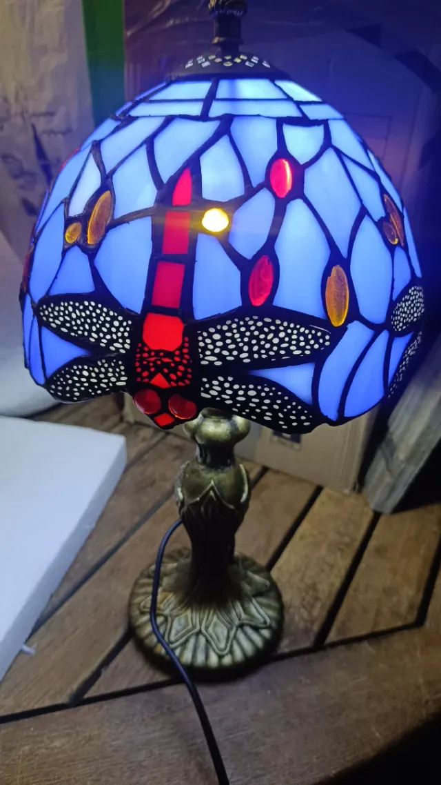 Lampada in vetro colorato MIAOKE. Stile Tiffany