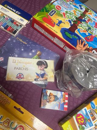 Lote de juegos y material escolar