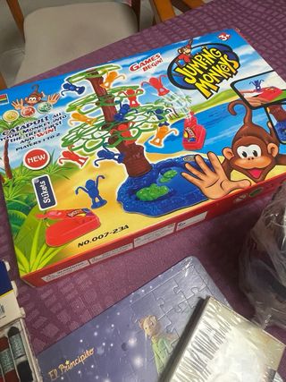 Lote de juegos y material escolar