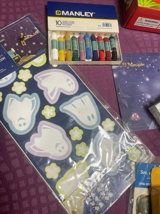 Lote de juegos y material escolar