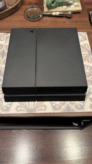 PS4 (Playstation 4) Negra con Juegos