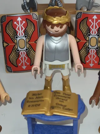 Lote 99. Playmobil Emperador Romano