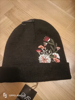 Cappellino invernale donna con fiori