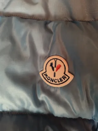 Piumino Moncler turchese