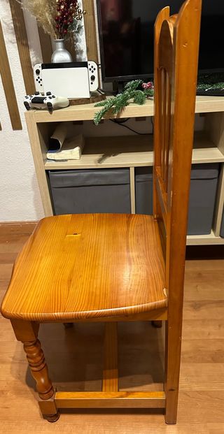 4 Sillas de Madera Marrón