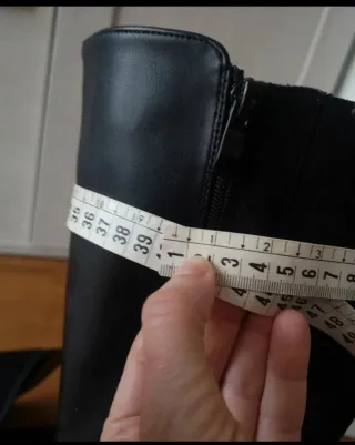 Botas altas negras talla 39