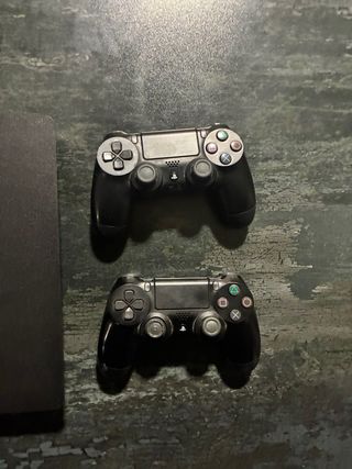 PS4 Slim 1TB Nera + 2 Controller