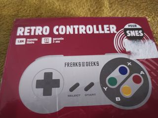 Mando Retro SNES Freaks & Geeks