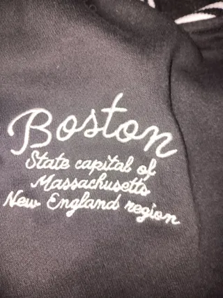 Chaqueta bomber negra y blanca