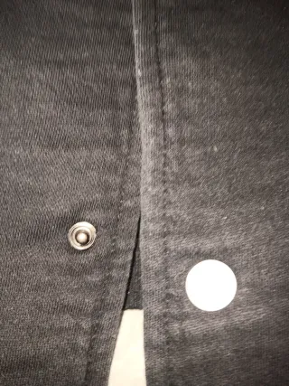 Chaqueta bomber negra y blanca