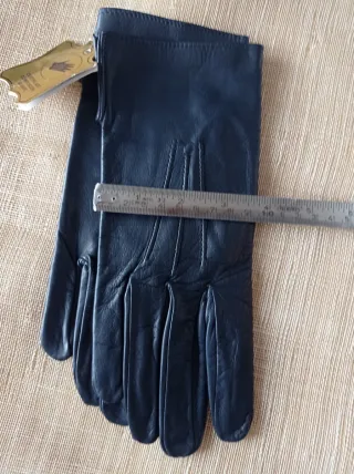 Guantes de piel negros