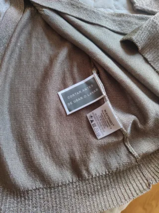 Cardigan fiesta hilo dorado . NUEVO