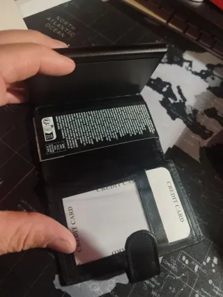 Cartera inteligente de cuero para hombre