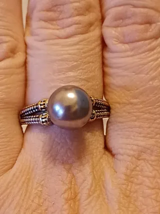 Anello con perla grigia e argento