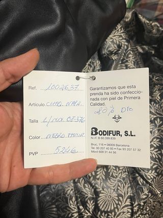 Chaqueta de piel negra rockera sin estrenar