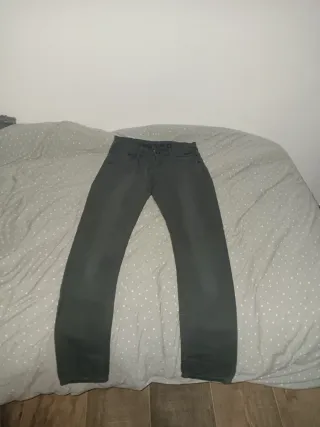 Pantalones vaqueros grises