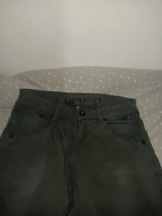 Pantalones vaqueros grises