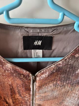Chaqueta H&M lentejuelas dorado serpiente