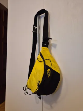 Riñonera The North Face Negra y Amarilla