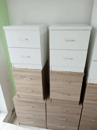 Mesita de noche madera y blanco