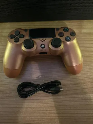Mando PS4 Sony Dorado