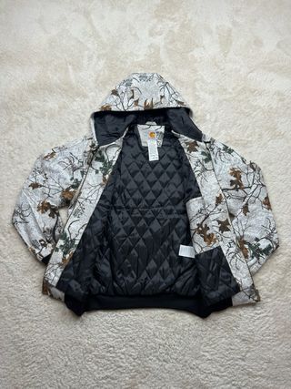 Chaqueta Carhartt con capucha y cremallera