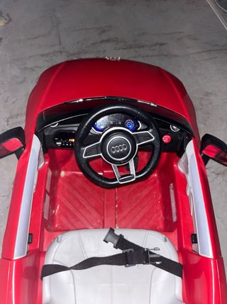 Coche eléctrico infantil Audi TT RS