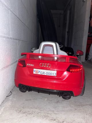 Coche eléctrico infantil Audi TT RS