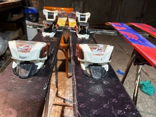 Esquís Salomon Freestyle y Freeride