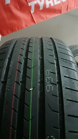 225/40 R18 92Y COMFORSER PURESPEED UHP